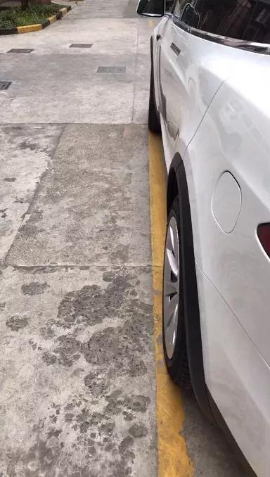 新车3天就出故障，4S店代步车问题频现，特斯拉车主很受伤