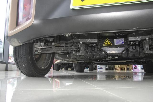 宝马换宝骏，车主买4万的新能源天天开，原因：因为省钱