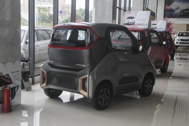 宝马换宝骏，车主买4万的新能源天天开，原因：因为省钱