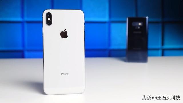 一文告诉你：手机续航是关键，苹果为何不设计大电池和快充？