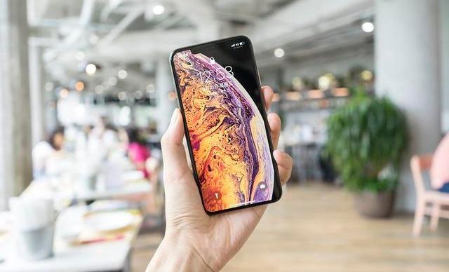 苹果真良心了，iPhone机皇大降4400，256G超视网膜OLED屏