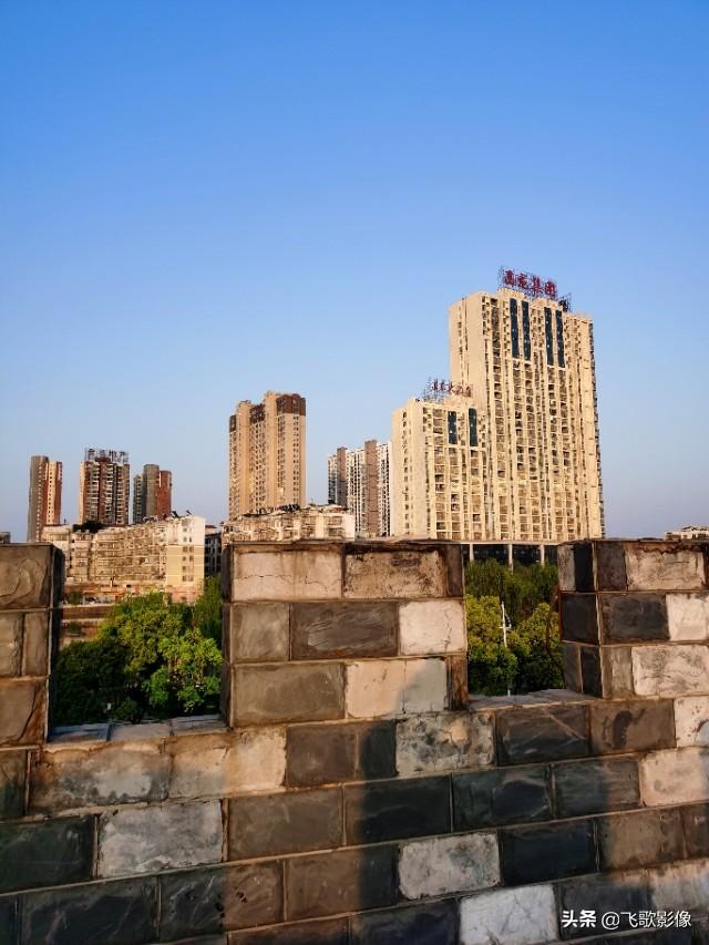 体验荣耀30，一句话：好漂亮！二句话：真爱她！三句话：娶回家！