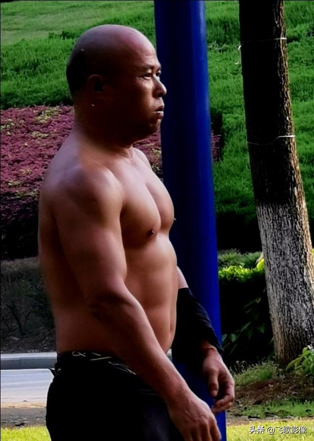 体验荣耀30，一句话：好漂亮！二句话：真爱她！三句话：娶回家！