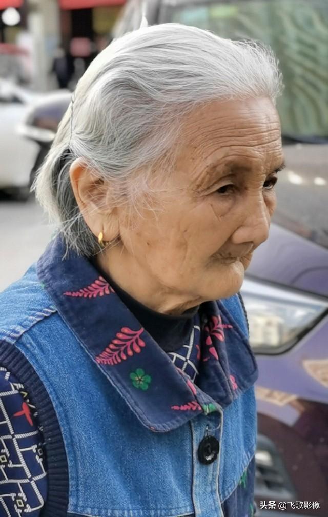 体验荣耀30，一句话：好漂亮！二句话：真爱她！三句话：娶回家！