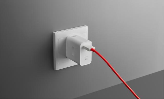 小米这次栽跟头了？充电器变“引爆器”！