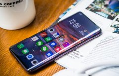 QHD+120Hz分辨率，OPPO Find X2屏幕信息曝光
