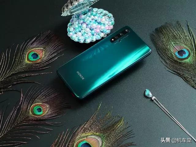 鸿蒙终于上手机，华为三月发布EMUI 11+HMS，这些机型可升级