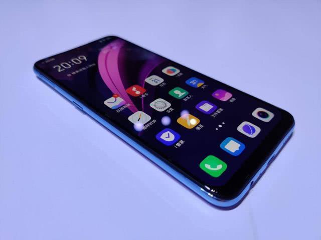 vivo火力全开！骁龙712+屏幕指纹+4500毫安，网友：还好没买早