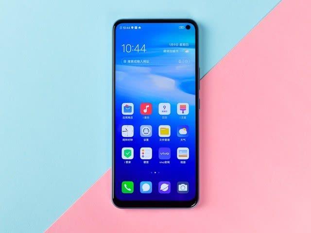 vivo终于爆发，骁龙765G+44W闪充，引领5G入门新标杆？