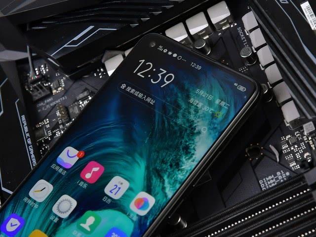 vivo最后的倔强！5000mAh+128G，跌至1298元它不香吗？