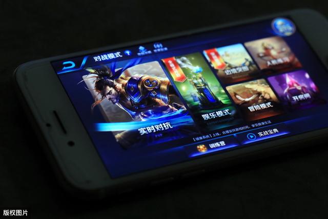 传京东6月将在港二次上市；腾讯网易游戏等因充值打赏问题被约谈