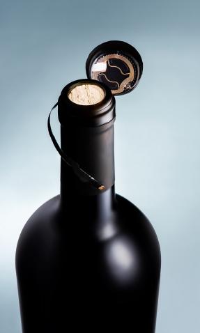 结合区块链和NFC技术的智能瓶盖让全世界再无假酒