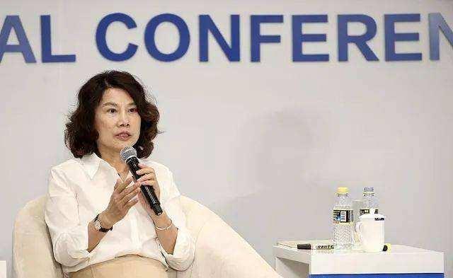 疫情之下，亚马逊财富猛增250亿，创始人贝索斯还购买了千万豪宅