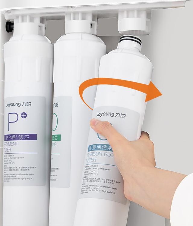 国产净水黑科技来了！家用厨房装上它，水龙头用水杯直接装水喝