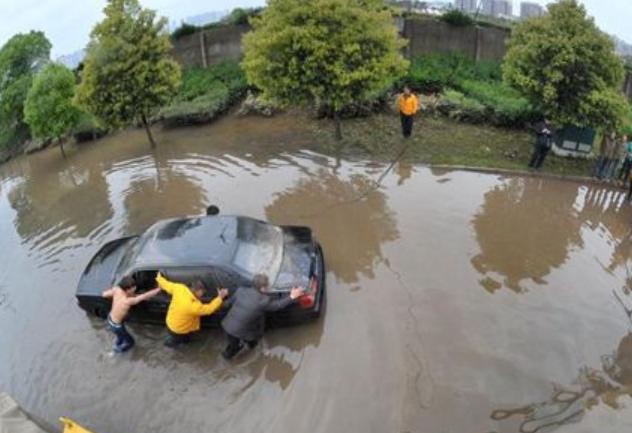湖南下了一场暴雨，却无意间揭开了新能源车的一块“遮羞布”