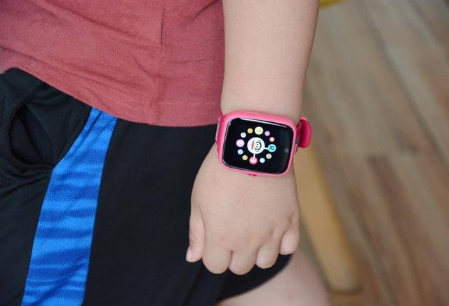 前后500万双摄搜狗糖猫T10儿童手表测评，用AI赋能儿童成长和学习