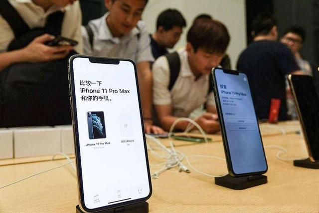 库克的尴尬：刘海造型成了“过街老鼠”，各大厂商都不再使用