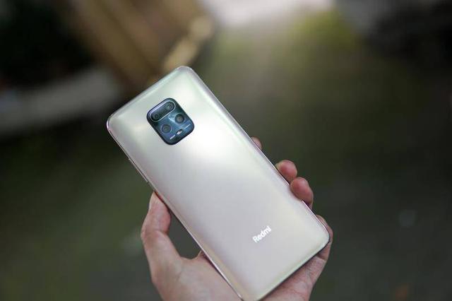 小米最强中端机今日开售，价格与性能同时兼顾，友商怎么看？