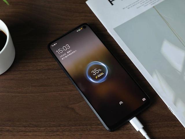 实测iQOO Z1：从颜值到性能，这部手机征服了我
