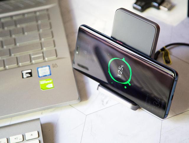 别不当回事！这4种充电方式，让手机充电越来越慢、耗电越来越快