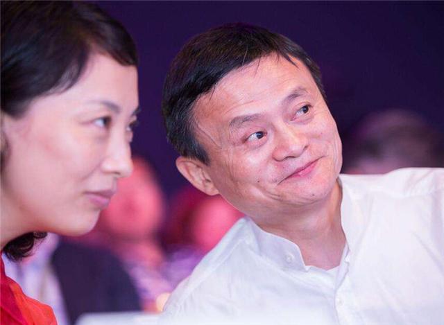 当年马云把0.2%股份，给了阿里的前台小姐，20年后混得咋样了？