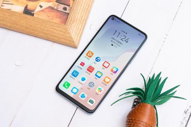 不到两个月降至2299元，麒麟820＋128GB，华为5G新机无奈让路