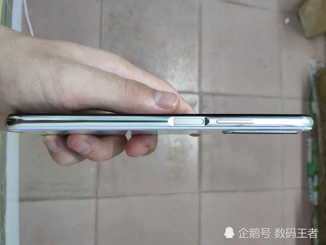 荣耀20s再次迎来降价？6＋128GB跌至1499，真香