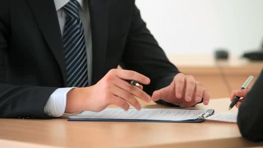 曾经公司高管月入4万，如今失业4个月不敢告诉家人