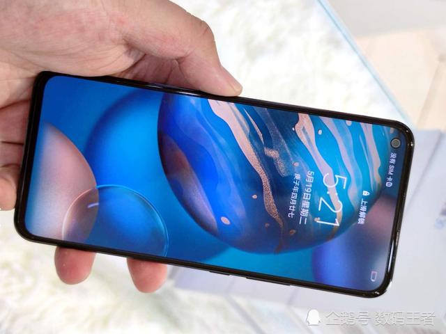 不赚钱？交个朋友？50倍变焦＋NFC，跌至真香价2699