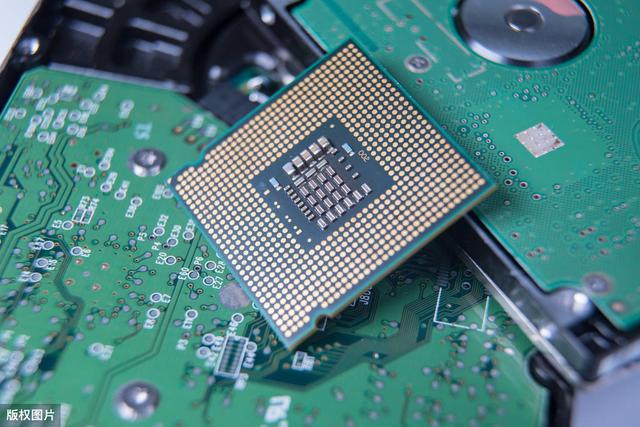 为什么英特尔现在制程性能落后同价位AMD情况下，依然是王者？