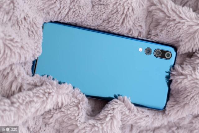 今年华为系上半年旗舰盘点 荣耀30和NOVA7终于泾渭分明了！