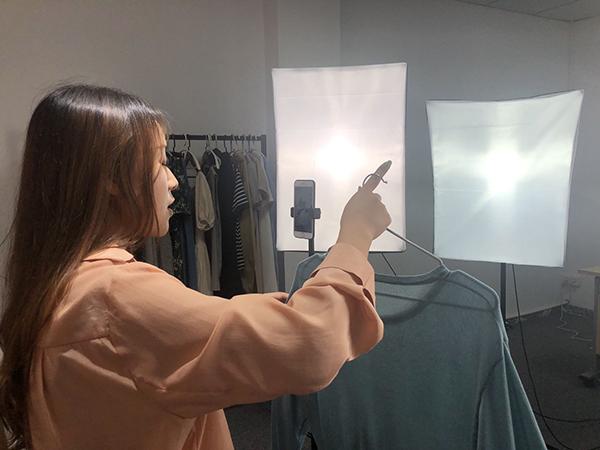 广州郊区“电商村”转向“直播村”的突围之路