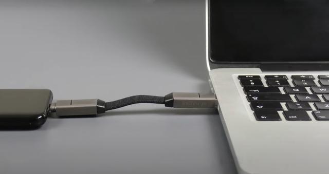 带上 6 合 1 军规数据线，出门再没充电难题，还能「偷」电