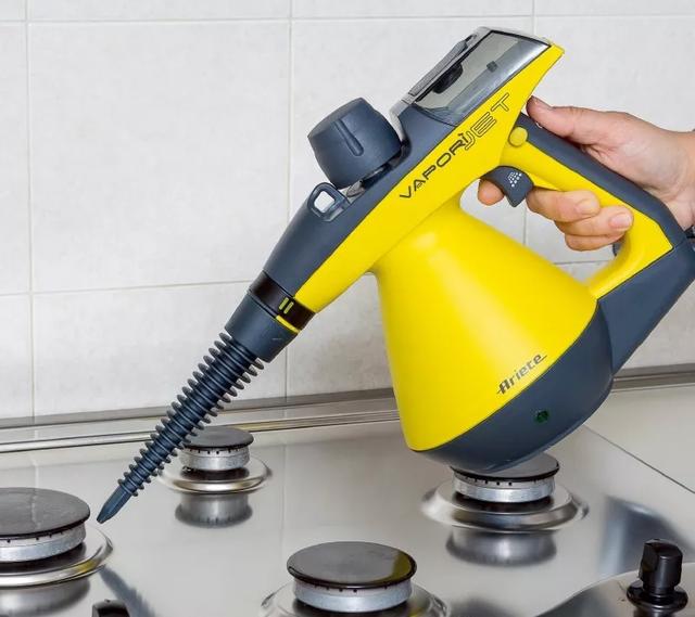 10 年顽固污渍，一喷就干净？