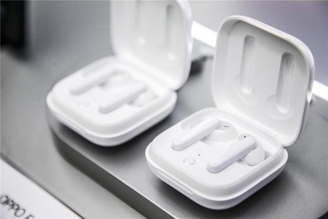 OPPO 的第四家超级旗舰店开业了，刚好遇上了 Reno4 的首销