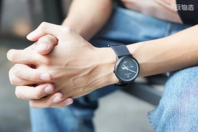 火爆海外的高颜值智能手表，价格还没有 Apple Watch 的零头？