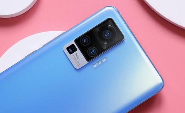 比手机挡子弹更硬核？VIVOX50Pro又火了，近距离拍火箭升空仍幸存