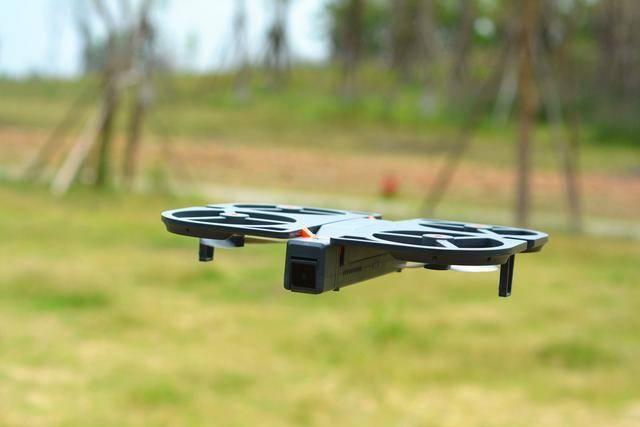 iDol智能飞行器，支持航拍，上帝模式的效果如何？