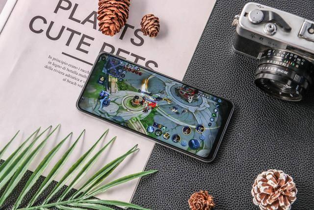 搭载天玑1000Plus处理器，iQOO Z1成手游爱好者标配