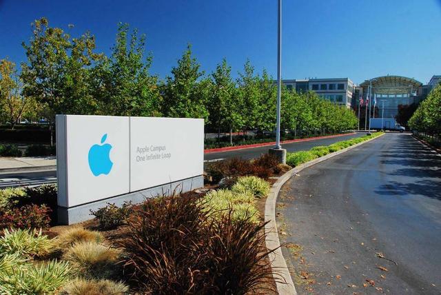 iphone十年一剑重定义，华为遭变相“封喉”，鸿蒙系统现世