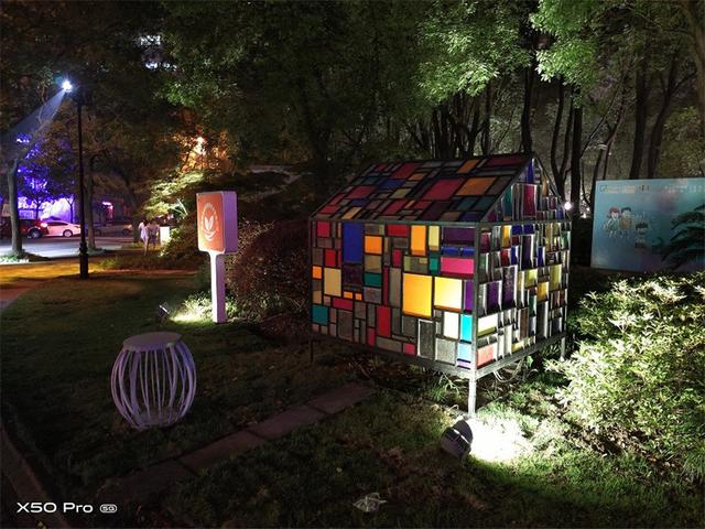 vivo X50 Pro评测：超感微云台加持，高颜值轻薄旗舰