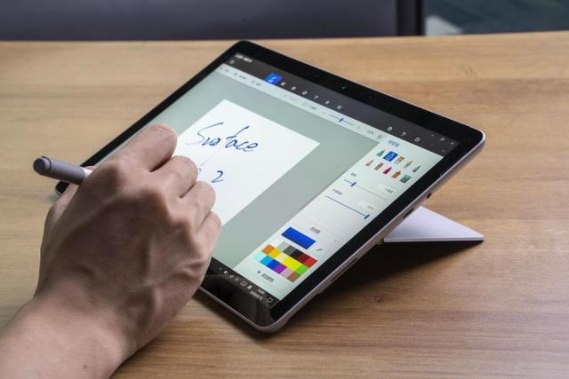 强调性能配置的今天，Surface Go 2创出一条属于自己的路