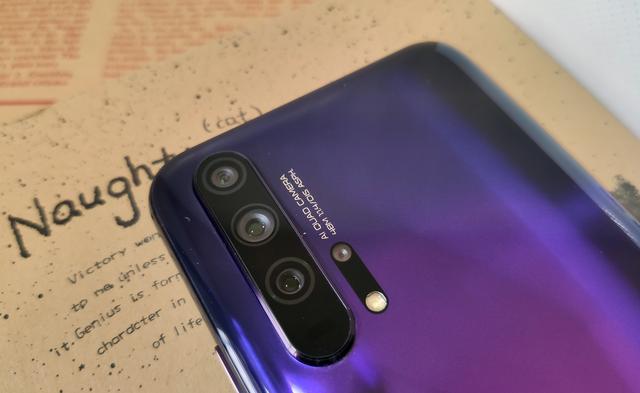 从3199跌至2199，从高端市场跌到低端市场，麒麟980+128GB