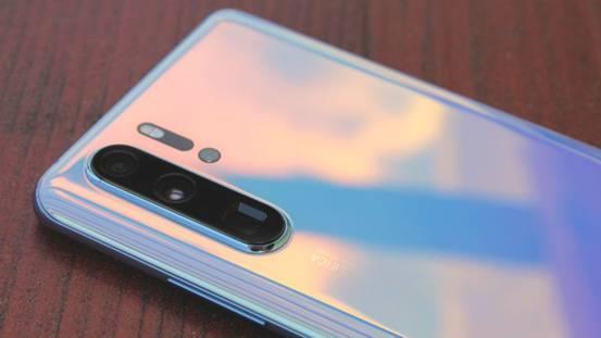 从5488降到3288，从高端市场跌到中端市场，网友：终于等到了