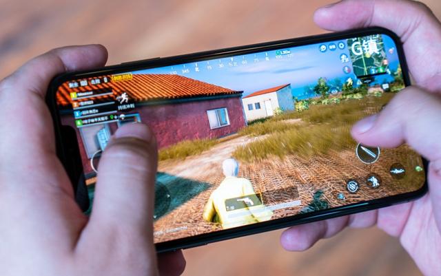 大降4500元，库克彻底妥协了，网友：不买iPhone11了