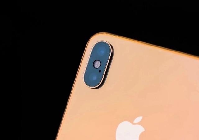 从8699跌至4699，从高端市场跌至中端市场，网友：终于等到了