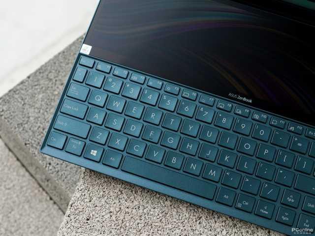 真正的黑科技：双屏笔记本到底有多香？