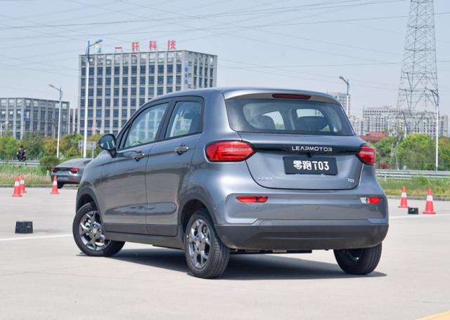 微型车再添“新将”，全新零跑T03登场，配双液晶大屏，6.58万起