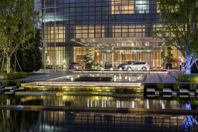 高300米，深圳南山区地标性摩天楼——中洲控股金融中心