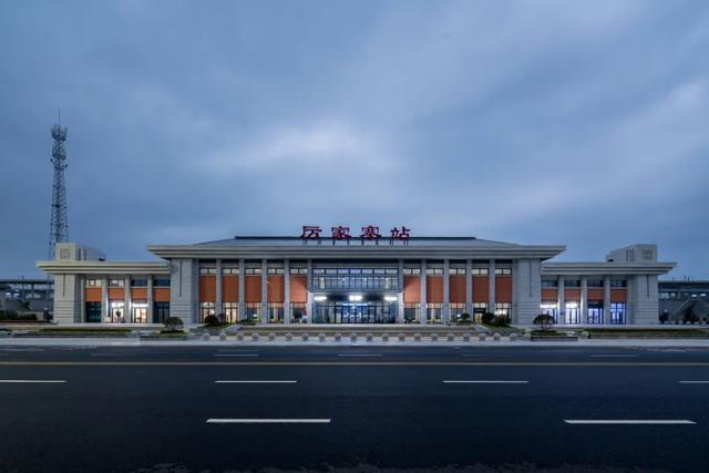 鲁南高铁日照至曲阜段，7大站房最新实景美图来了